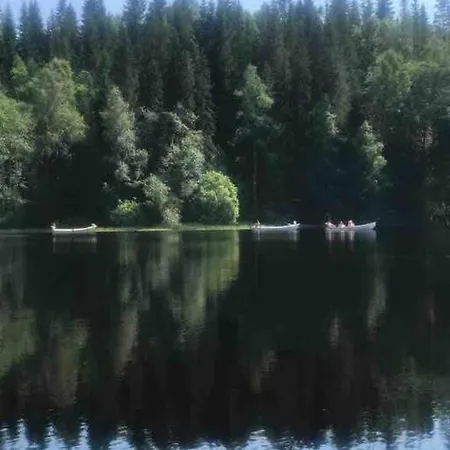 Lakefront Feriehus *