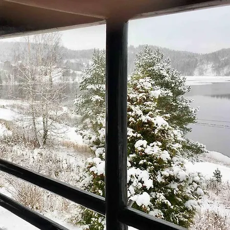 Lakefront * Magnor