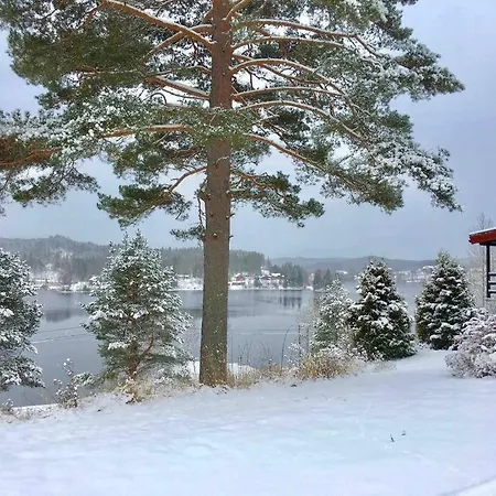 Lakefront Feriehus *